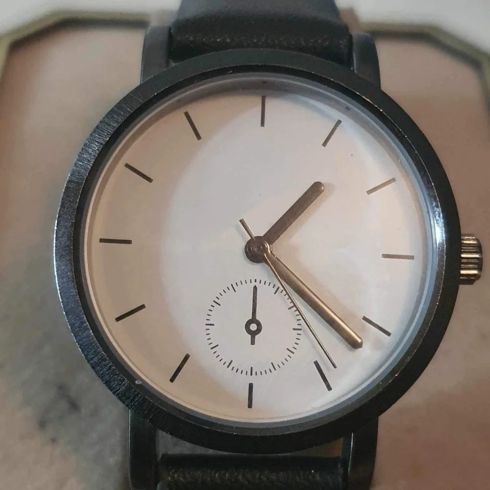 🦋10/$20🦋 FMDOP533 Black/White Leather Women's Watch